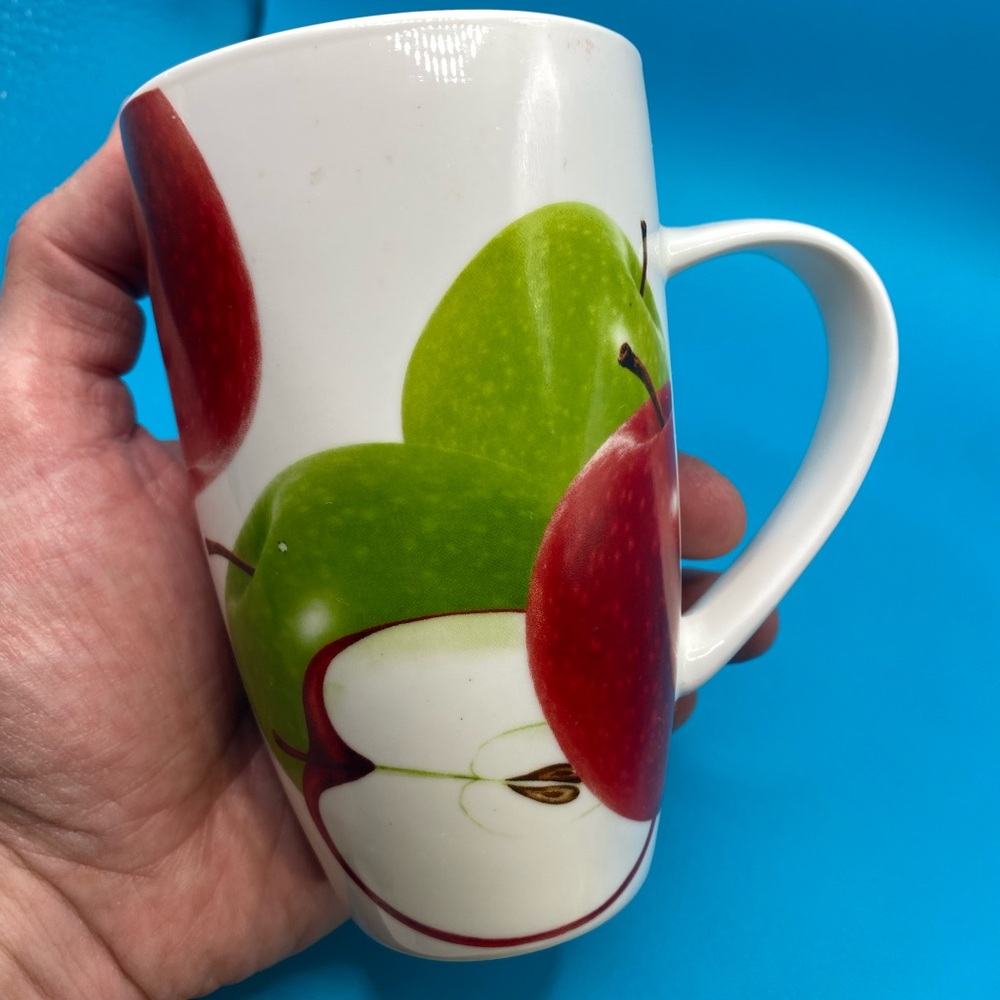 Vintage ND Exclusive Ceramic Apple themed 12oz Mug